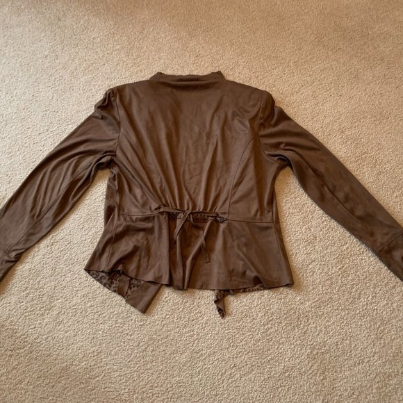 Tan suit - Picture 7 of 7